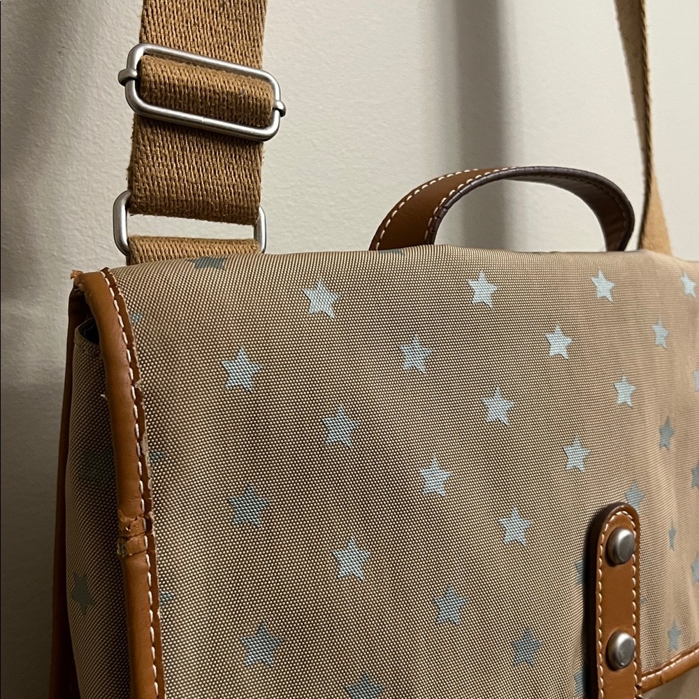 Fossil Tan Star-Patterned Bag - Picture 3 of 14